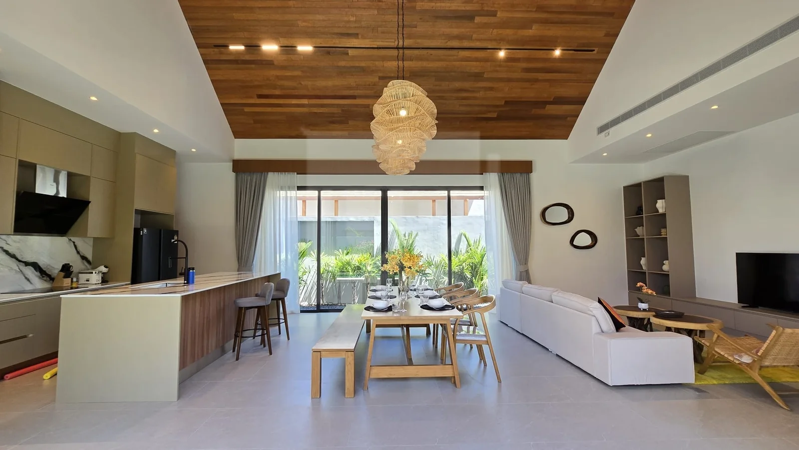 Island 3-Bedroom Pool Villa in Choeng Thale, property photo