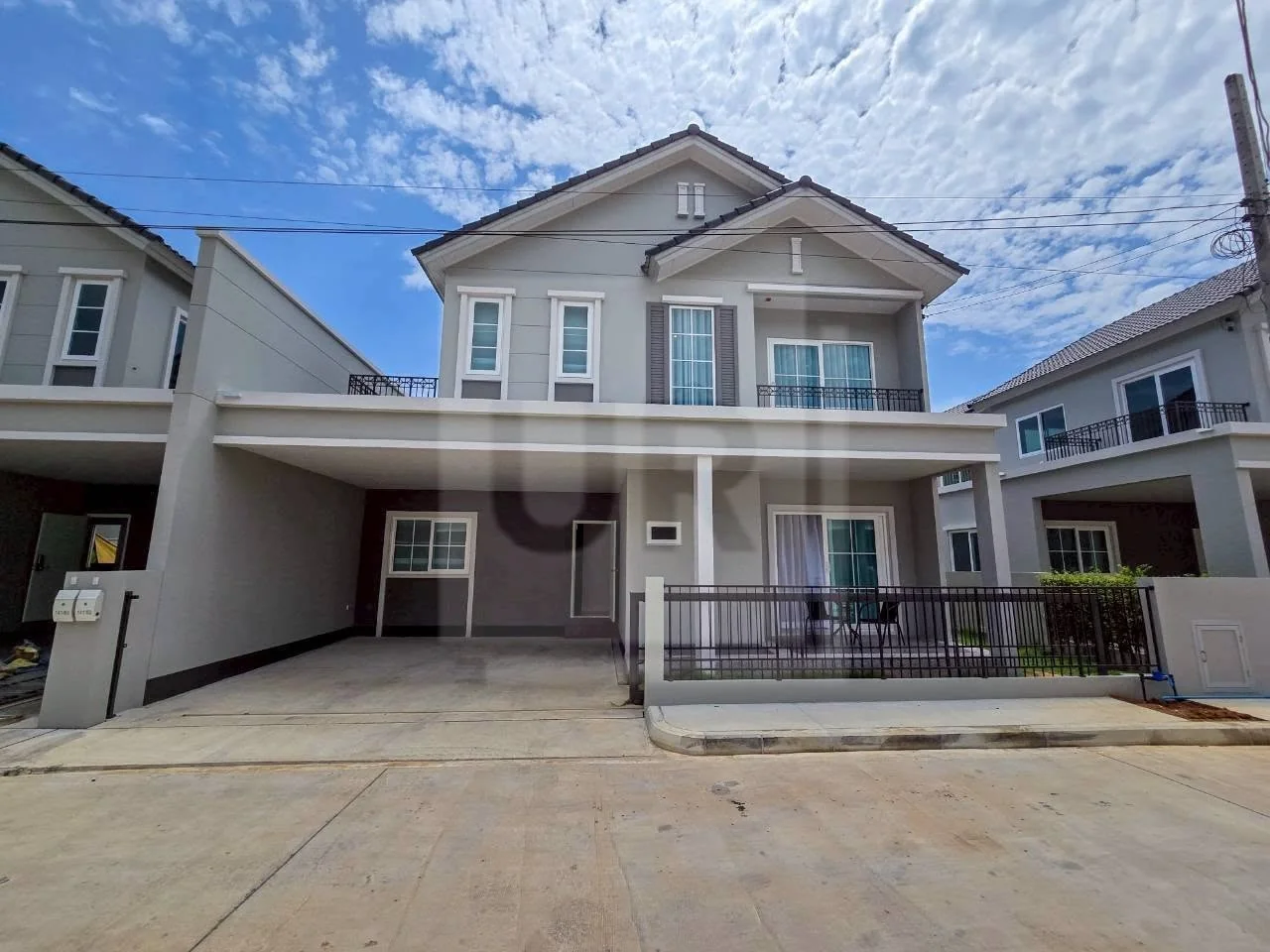 3-Bedroom Villa Shaped Around Garden Living, property photo