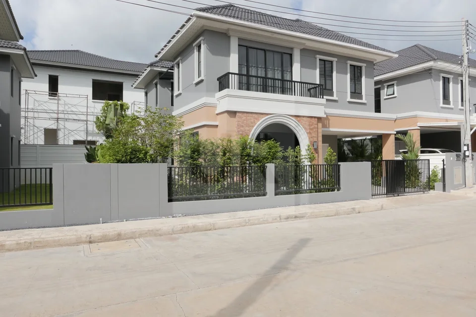 Family Modern Home Near BISP Koh Kaew, property photo
