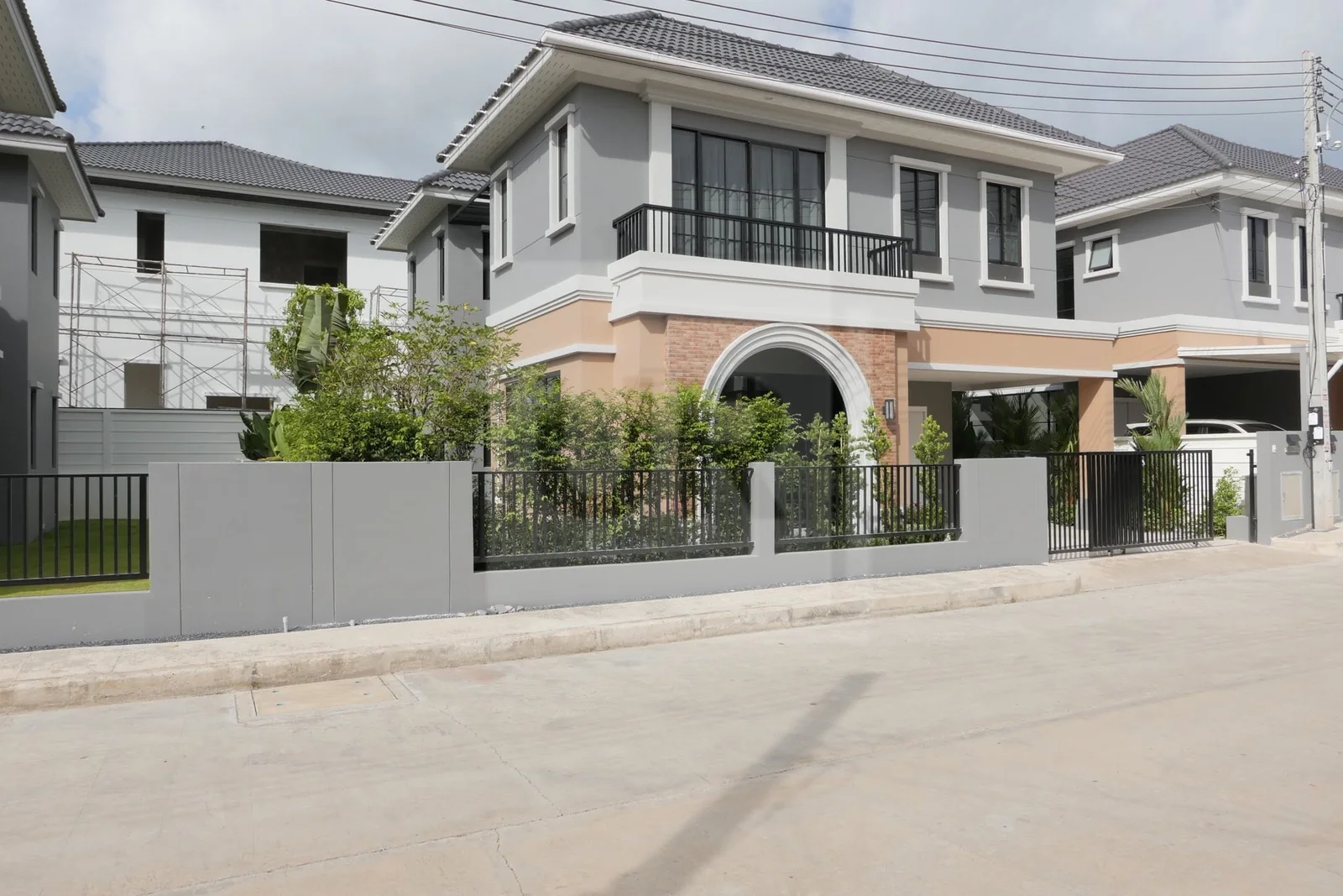 Family Modern Home Near BISP Koh Kaew, property photo