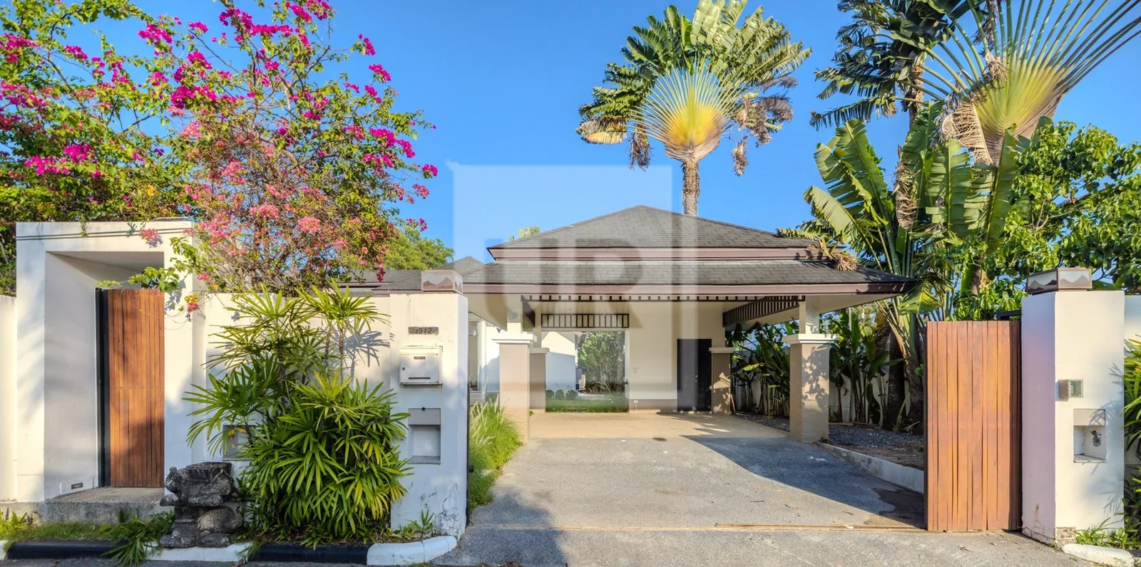 Spacious Tropical Family Pool Villa, property photo