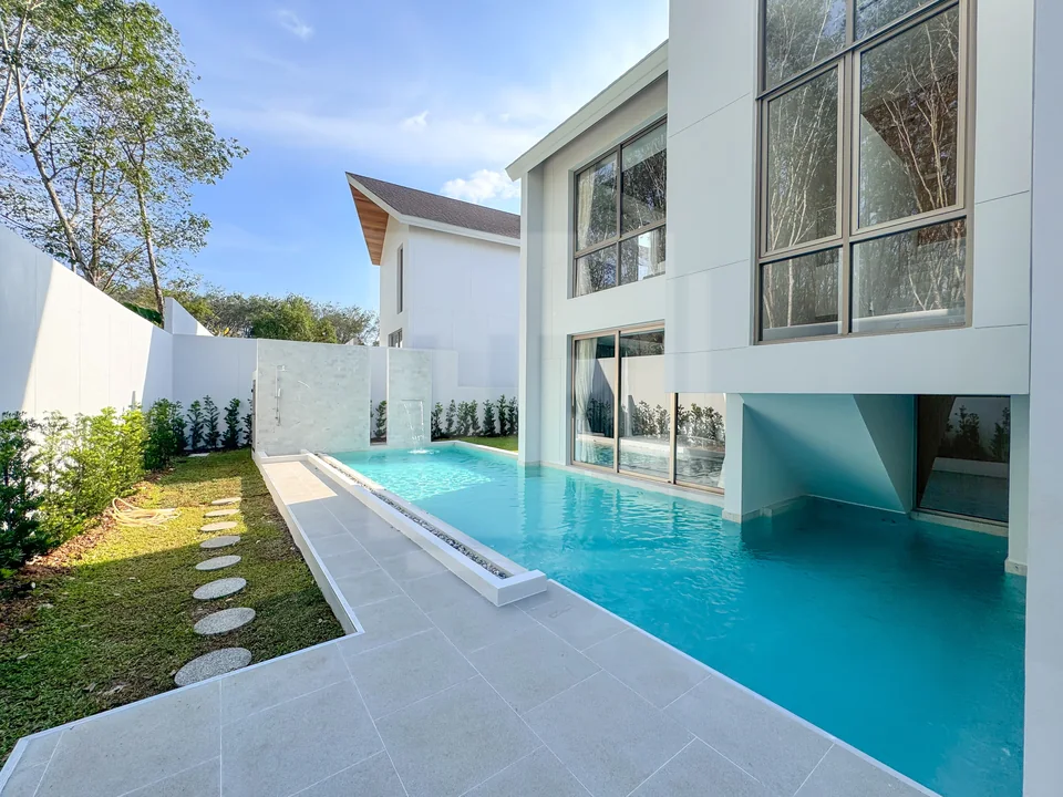 Private 4-Bedroom Pool Villa in Choeng Thale, property photo