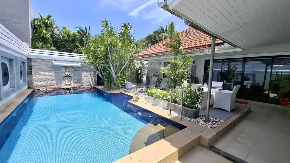Private Pool 2-Bedroom Pool Villa in Rawai, property photo
