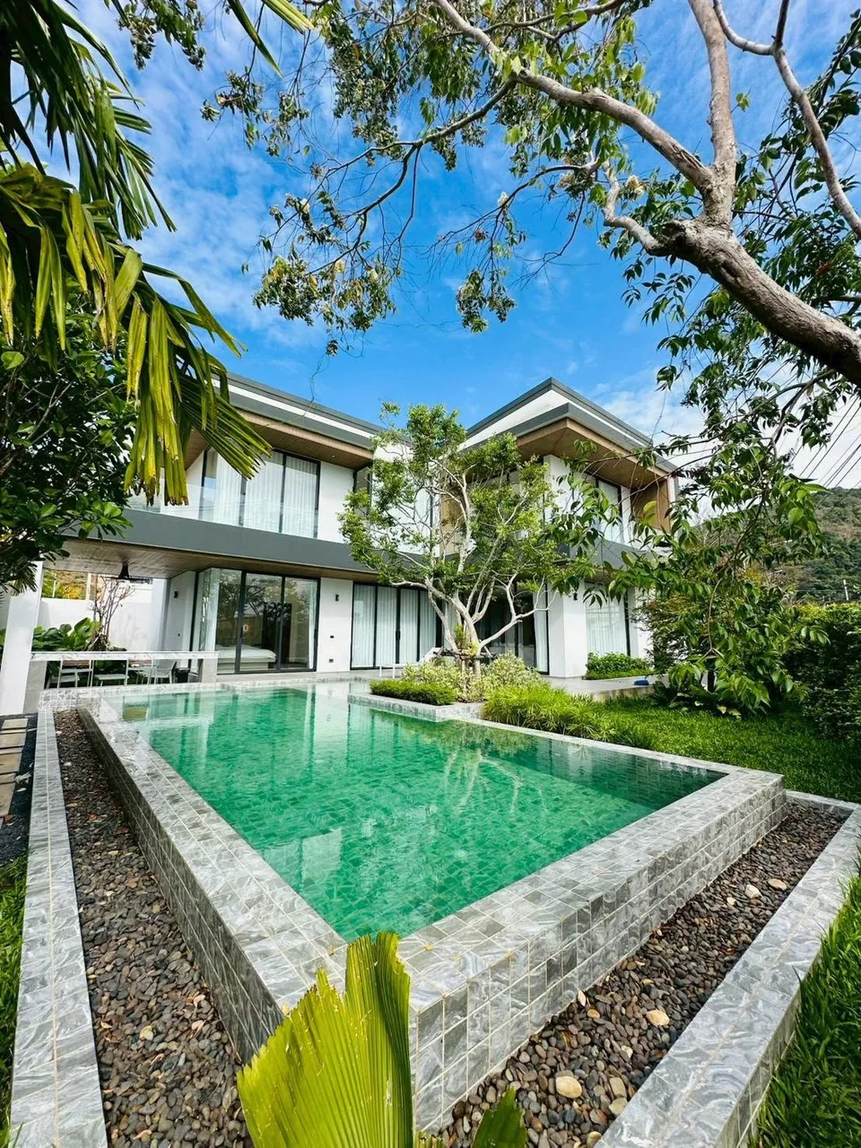 Private 5-Bedroom Pool Villa in Rawai, property photo