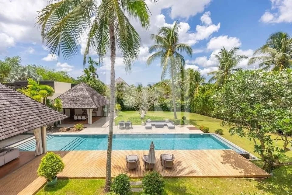 Elegant Tropical Pool Villa with Expansive Garden Oas, property photo