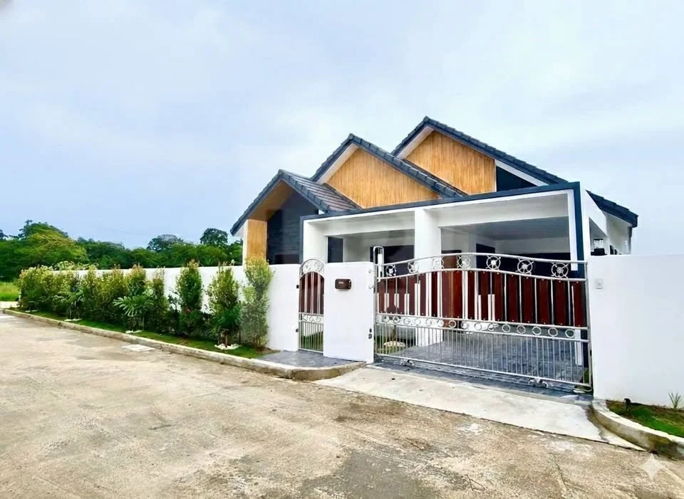 3-Bedroom Pool Villa  in Chalong, property photo