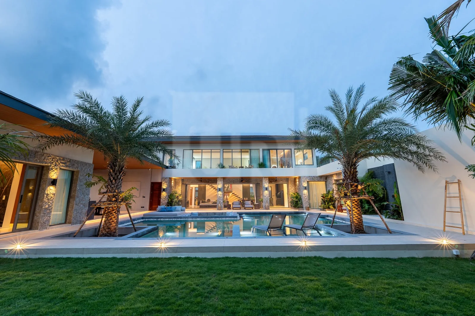 6-Bedroom Pool Villa in Choeng Thale, property photo