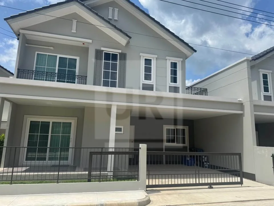 Modern 4-Bedroom House in Pa Khlok, property photo