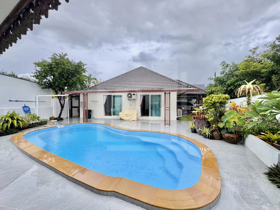 Easy Island Living at This 3-Bedroom Pool Villa in Chalong, property photo