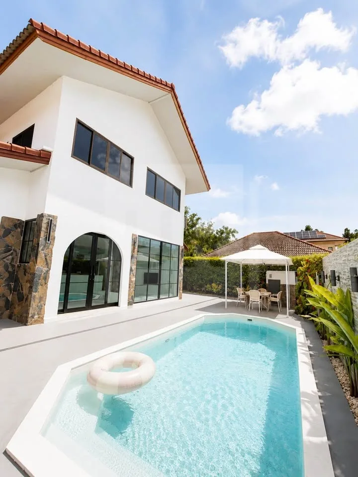 3-Bedroom Pool Villa in Choeng Thale, property photo