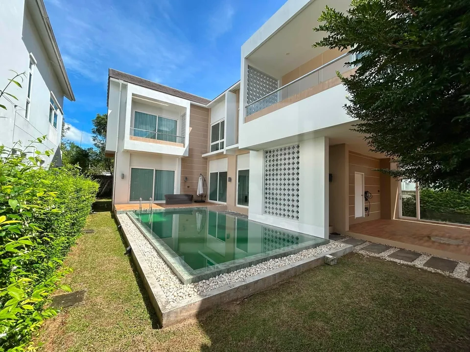 3-Bedroom Pool Villa for Poolside Living in Chalong, property photo