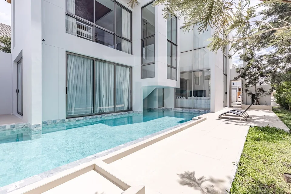 3-Bedroom Pool Villa for Poolside Living in Choeng Thale, property photo
