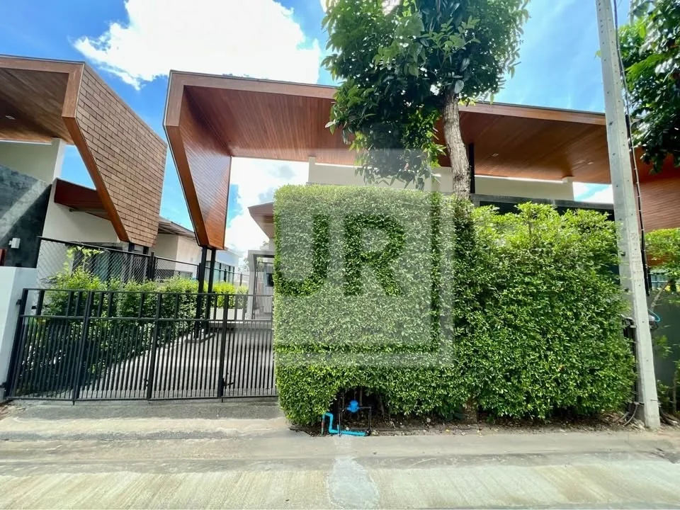 2-Bedroom Pool Villa for Poolside Living in Chalong, property photo