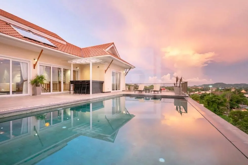 Private Pool Villa with Spacious in Chalong, property photo