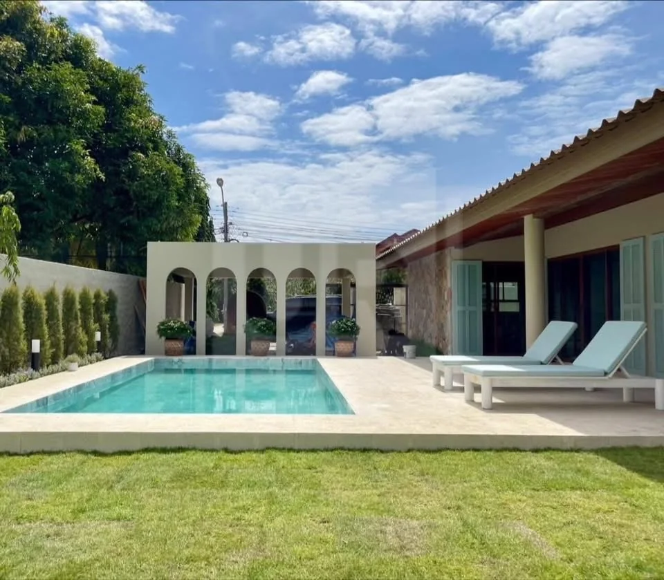 Island 4-Bedroom Pool Villa in Chalong, property photo